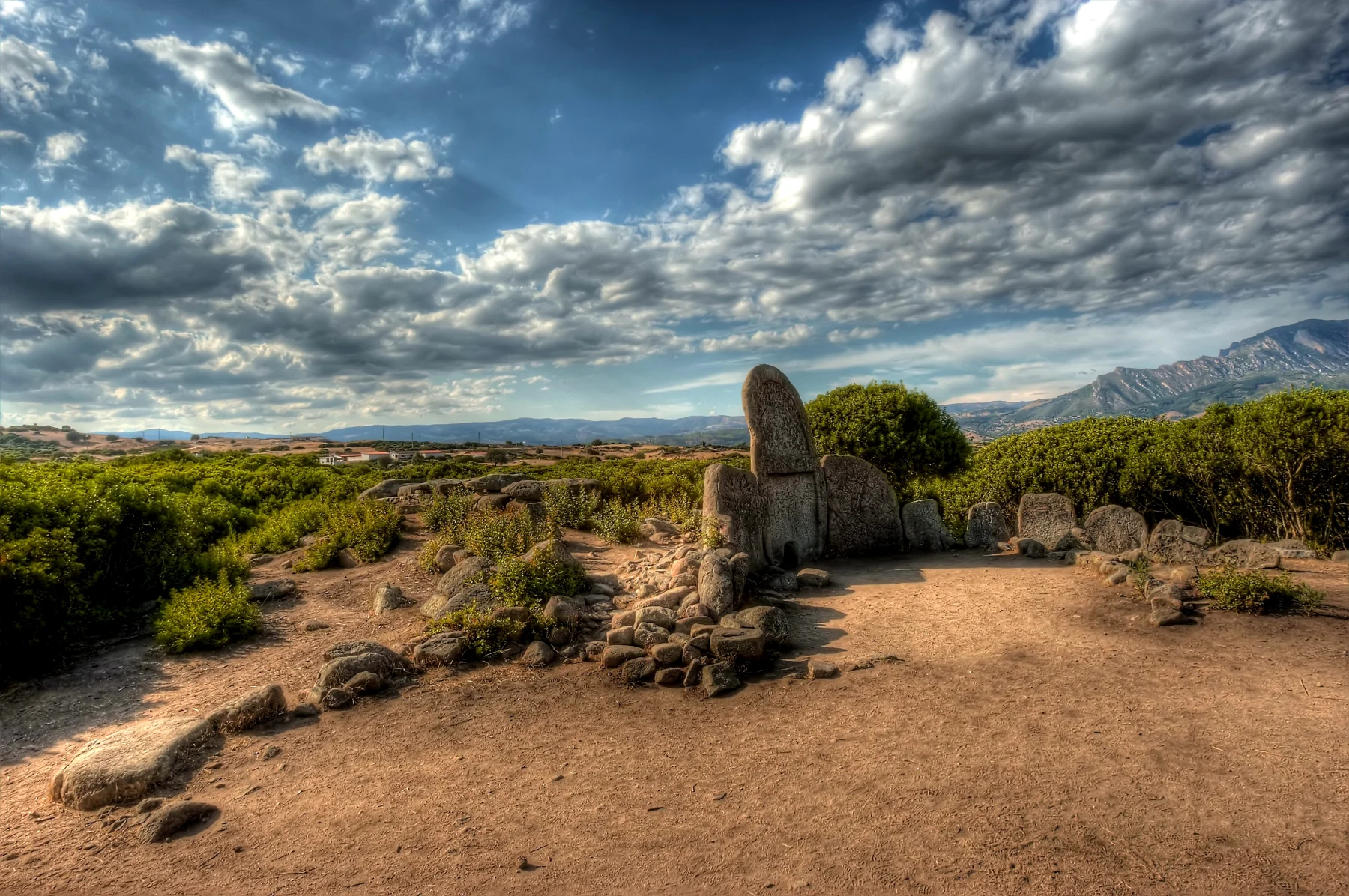 Giants' Grave S'Ena e Thomes