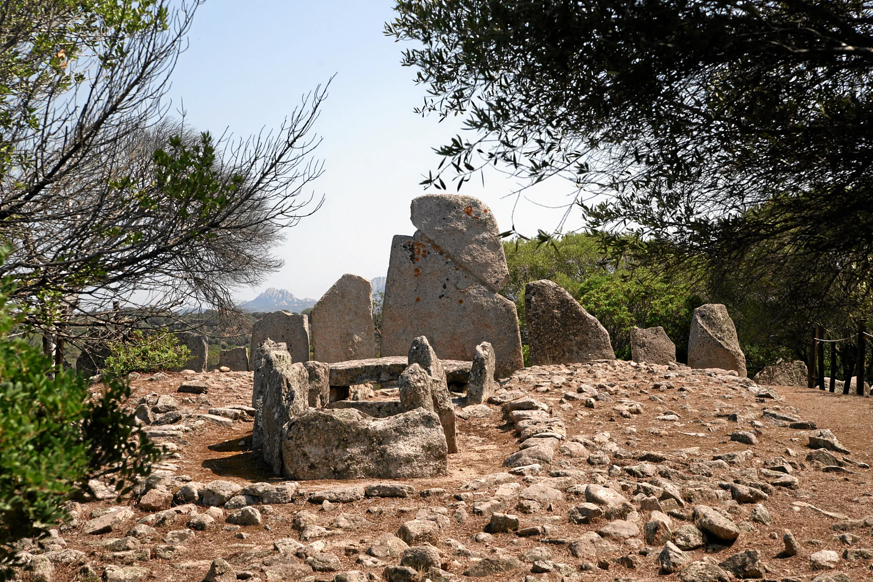 Giants' Grave of Li Lolghi